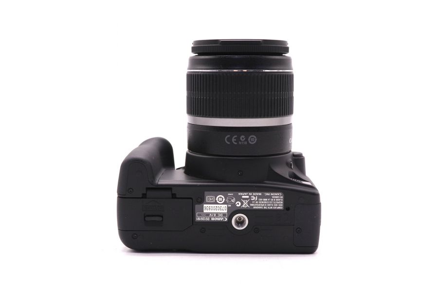 Canon EOS 1000D kit в упаковке (пробег 3540 кадров)
