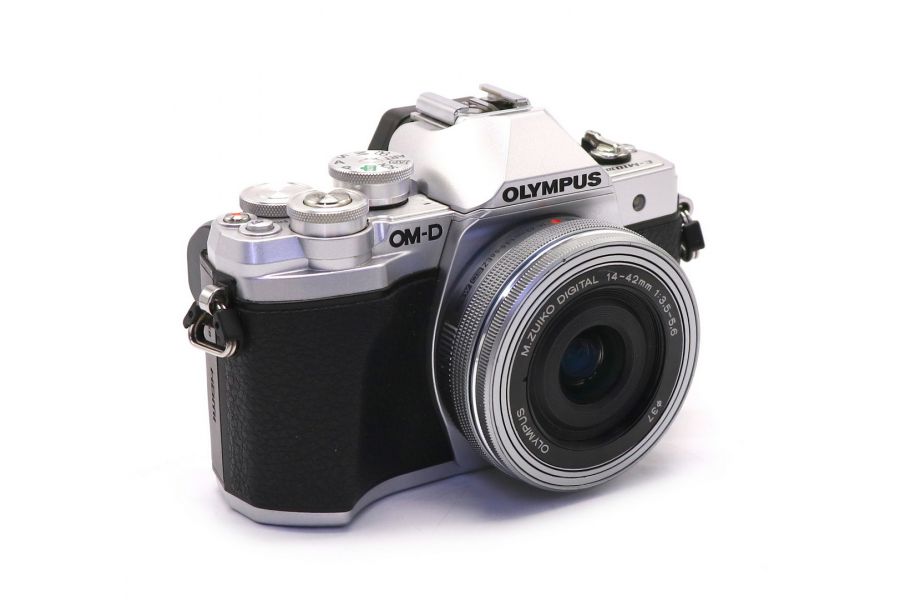 Olympus OM-D E-M10 Mark III kit silver (пробег 28500 кадров)