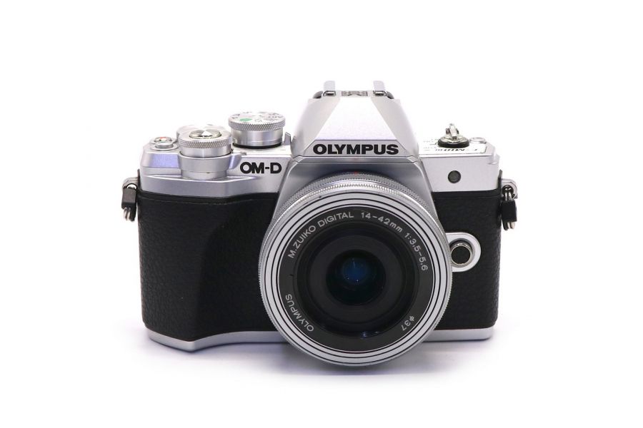 Olympus OM-D E-M10 Mark III kit silver (пробег 28500 кадров)