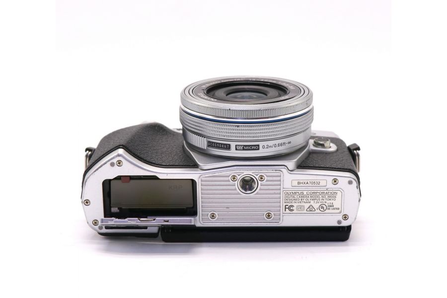 Olympus OM-D E-M10 Mark III kit silver (пробег 28500 кадров)