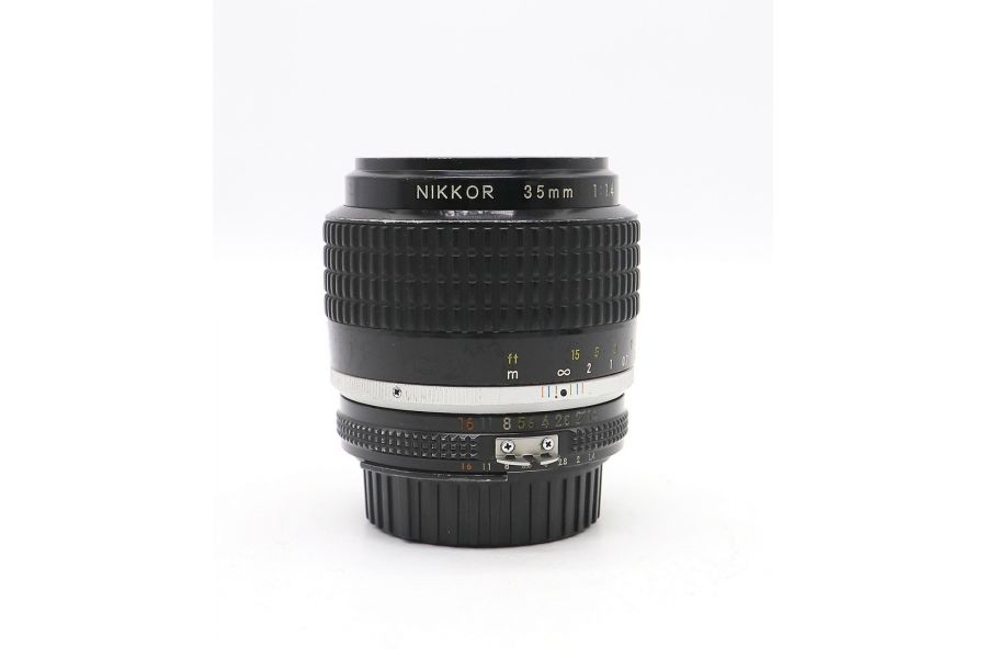 Nikon 35mm/1.4 Nikkor