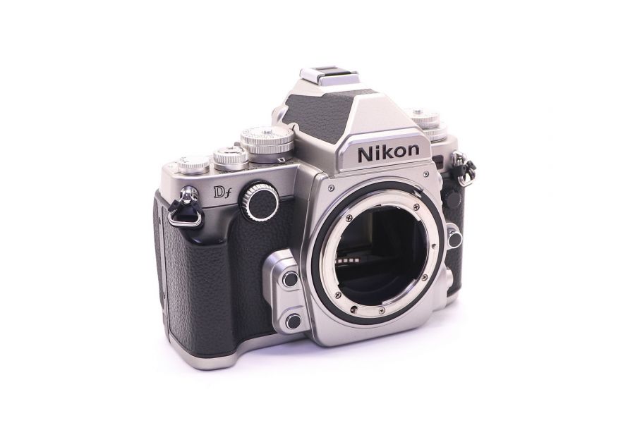 Nikon Df body в упаковке (пробег 3350 кадров)