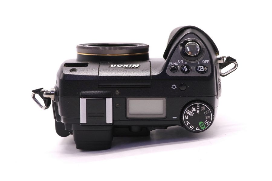 Nikon Coolpix E8400 компактная цифровая фотокамера