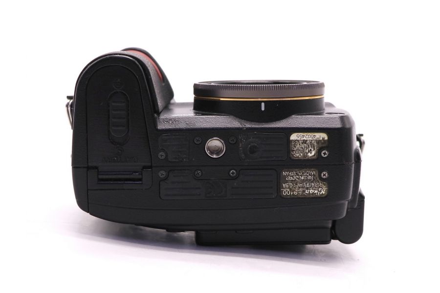 Nikon Coolpix E8400 компактная цифровая фотокамера