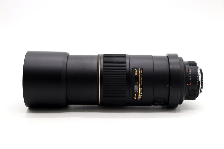 Nikon 300mm f/4D ED-IF AF-S Nikkor в упаковке