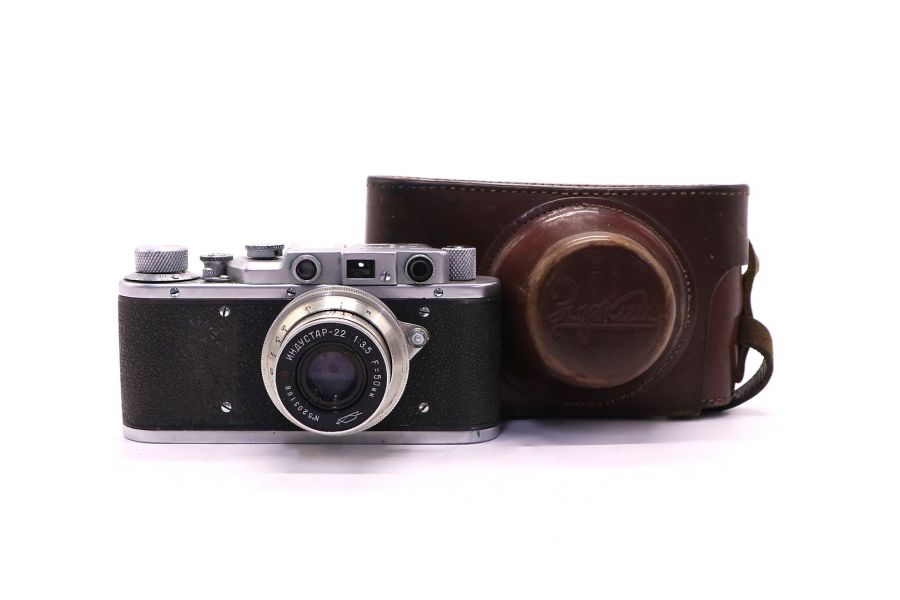 Зоркий 1-го выпуска ригельный (КМЗ)