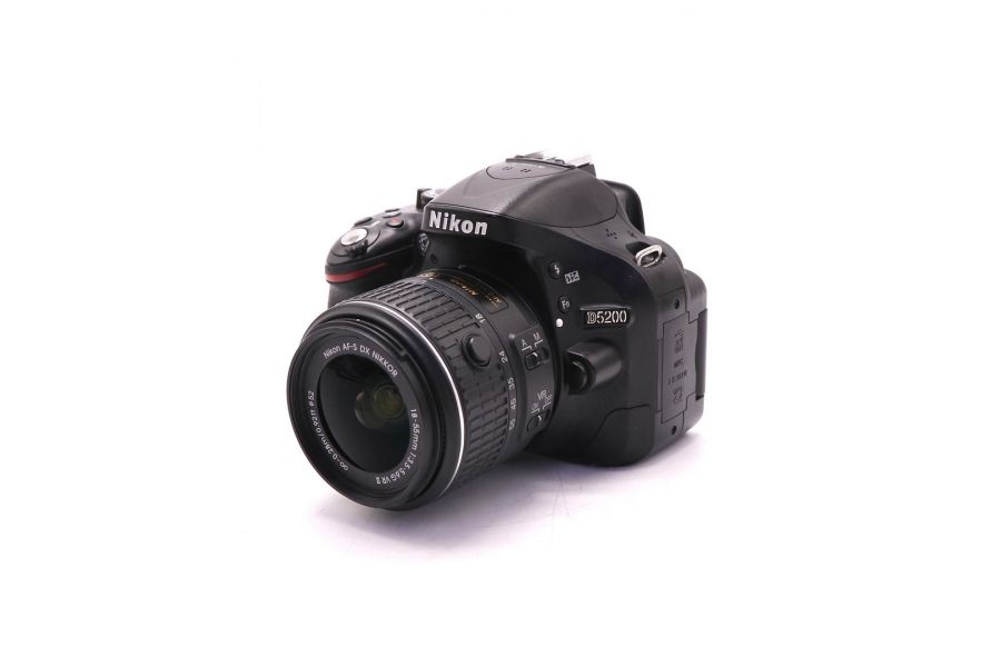 Nikon D5200 kit в упаковке (пробег 4575 кадров)