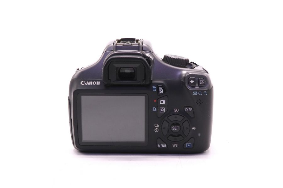 Canon EOS 1100D kit gray (пробег 10600 кадров)