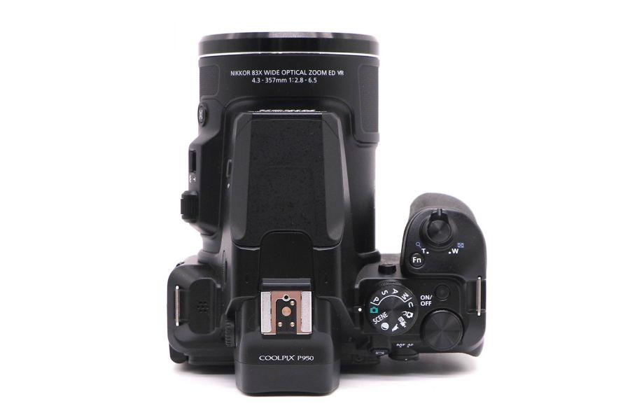 Nikon Coolpix P950 в упаковке