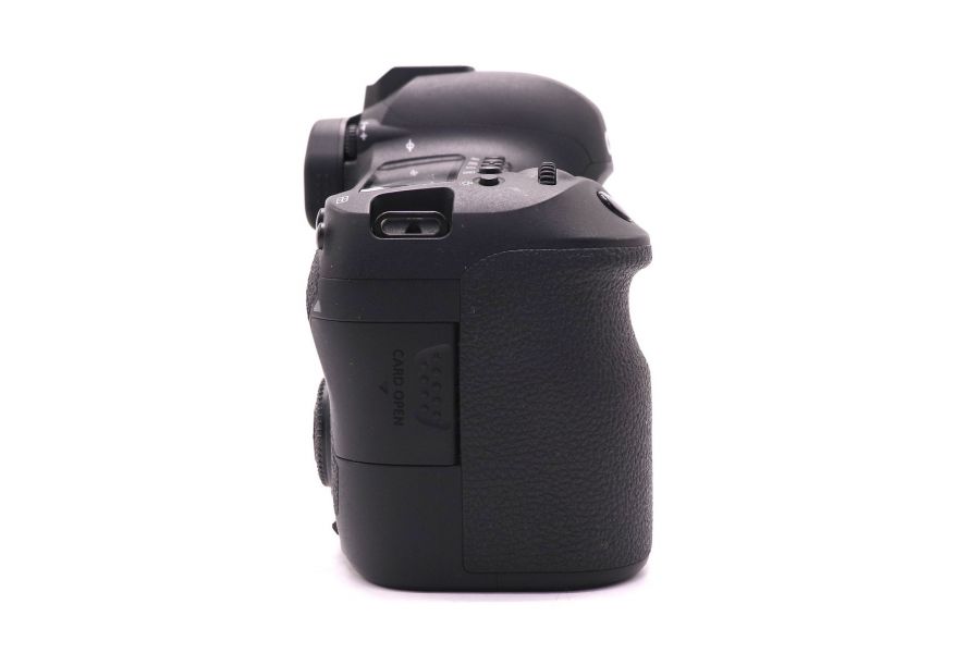 Canon EOS 6D Mark II body в упаковке (пробег 222000 кадров)