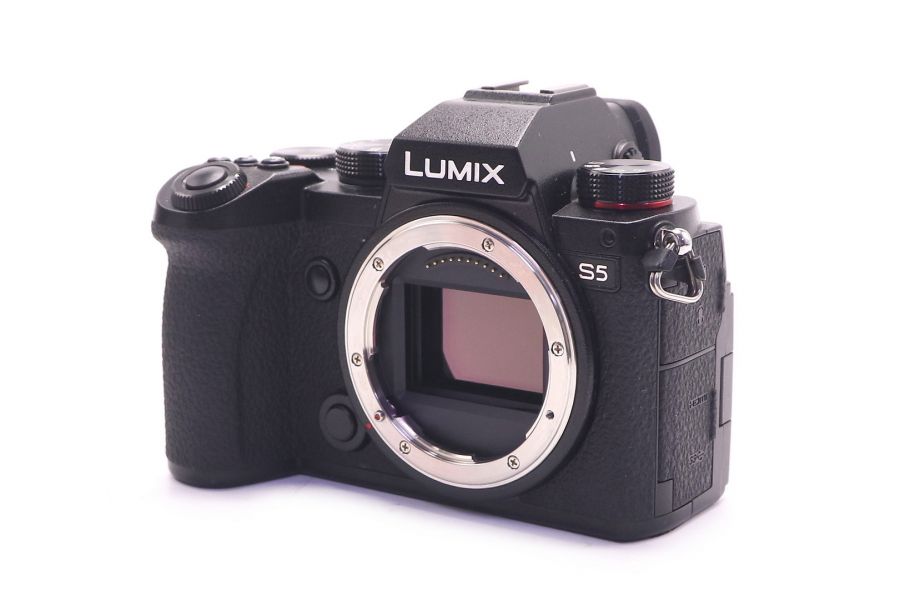 Panasonic Lumix DC-S5 body в упаковке (пробег 3830 кадров)