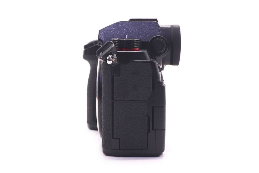 Panasonic Lumix DC-S5 body в упаковке (пробег 3830 кадров)