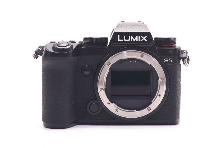 Panasonic Lumix DC-S5 body в упаковке (пробег 3830 кадров)