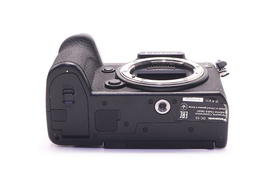 Panasonic Lumix DC-S5 body в упаковке (пробег 3830 кадров)
