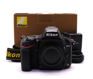 Nikon D600 body в упаковке (пробег 142150 кадров)