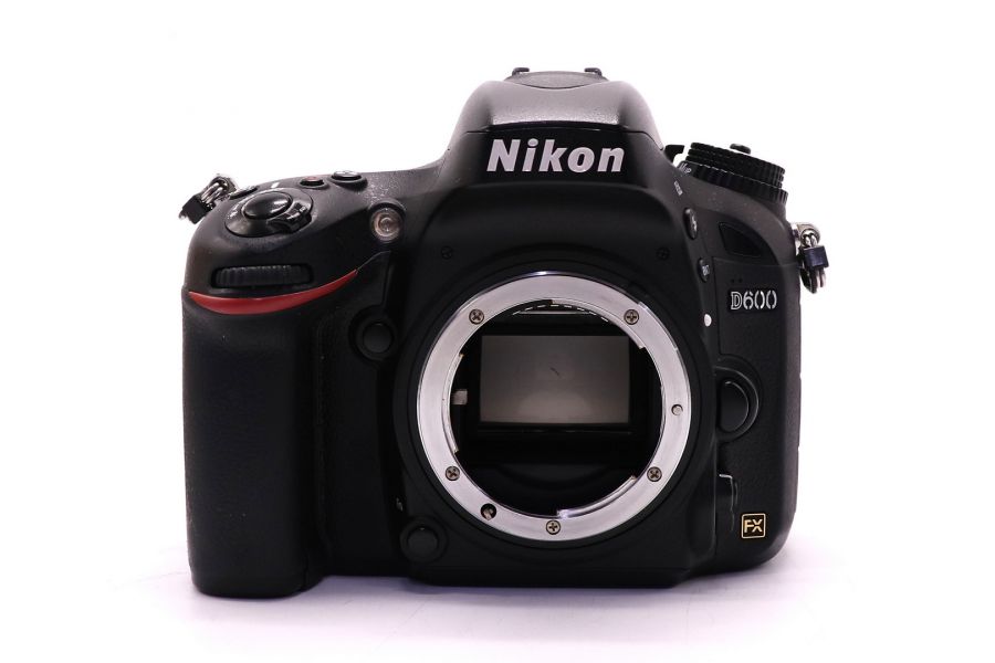 Nikon D600 body в упаковке (пробег 142150 кадров)