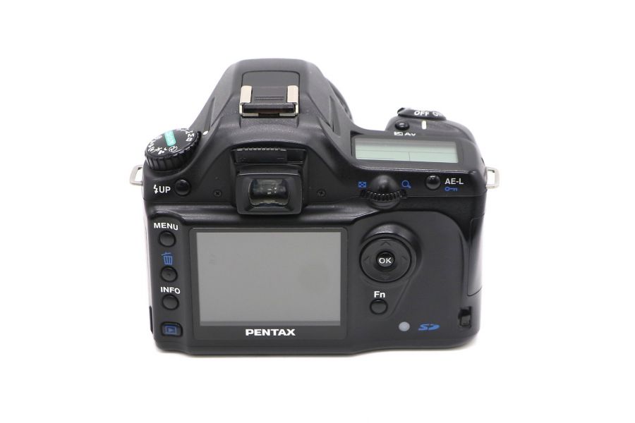 Pentax ist DL kit 18-55mm f/3.5-5.6 (пробег 26005 кадров)