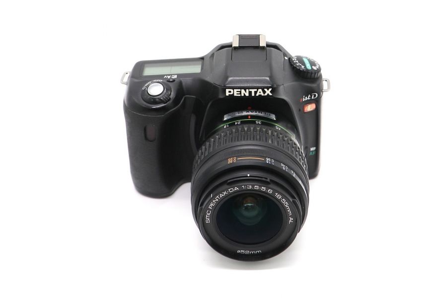 Pentax ist DL kit 18-55mm f/3.5-5.6 (пробег 26005 кадров)