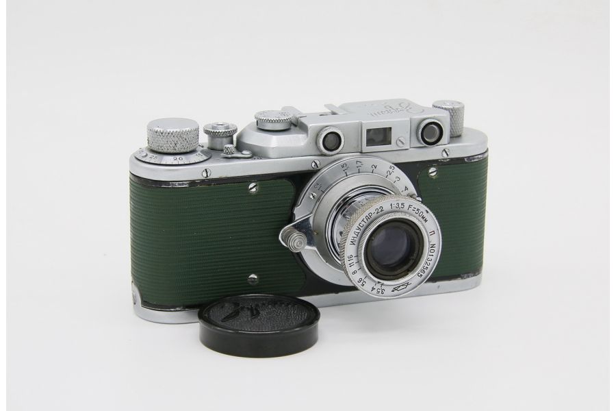 Редкость Зоркий зеленый (КМЗ, 1957г.)