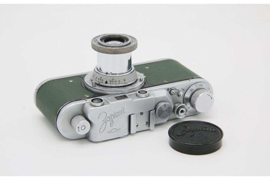 Редкость Зоркий зеленый (КМЗ, 1957г.)