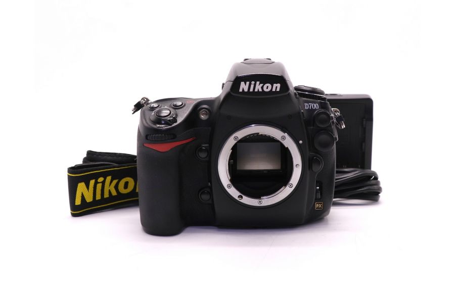 Nikon D700 body (пробег 143455 кадров)