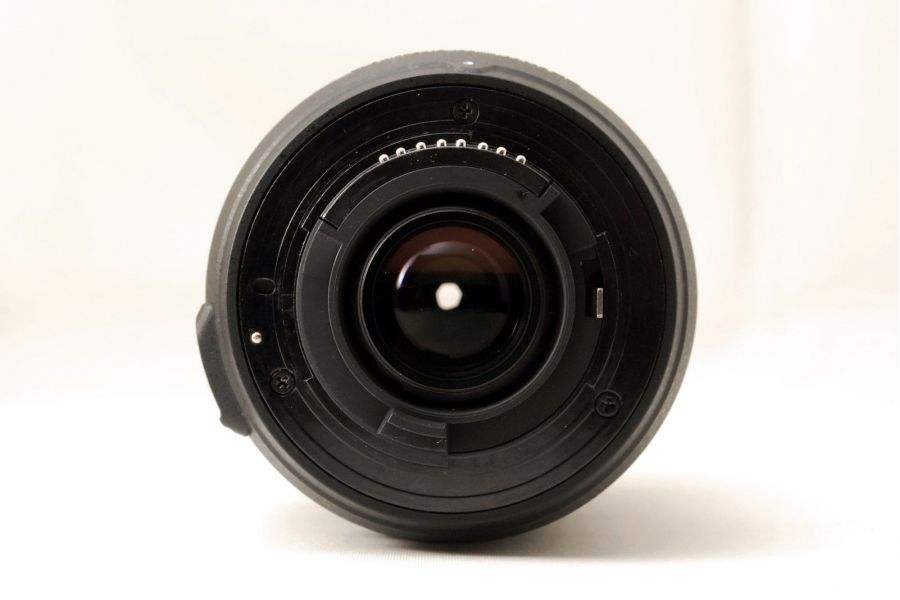 Nikon 18-135mm f/3.5-5.6G ED-IF AF-S DX Zoom-Nikkor (Thailand)