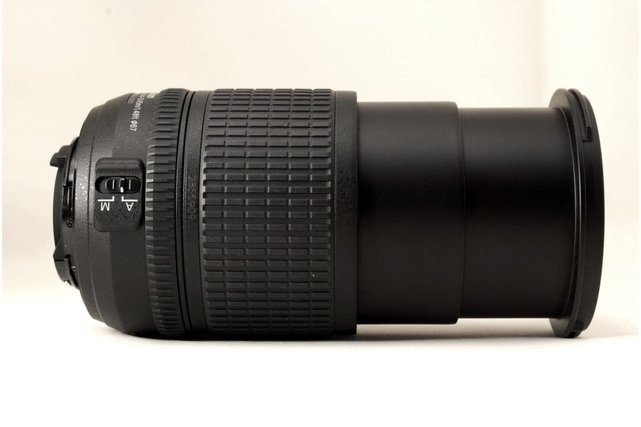 Nikon 18-135mm f/3.5-5.6G ED-IF AF-S DX Zoom-Nikkor (Thailand)