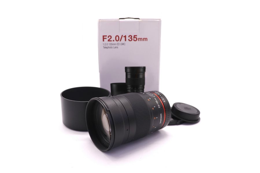 Объектив Samyang 135mm f/2.0 ED UMC Canon EF в упаковке