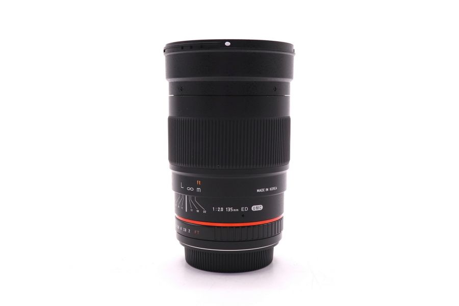 Объектив Samyang 135mm f/2.0 ED UMC Canon EF в упаковке