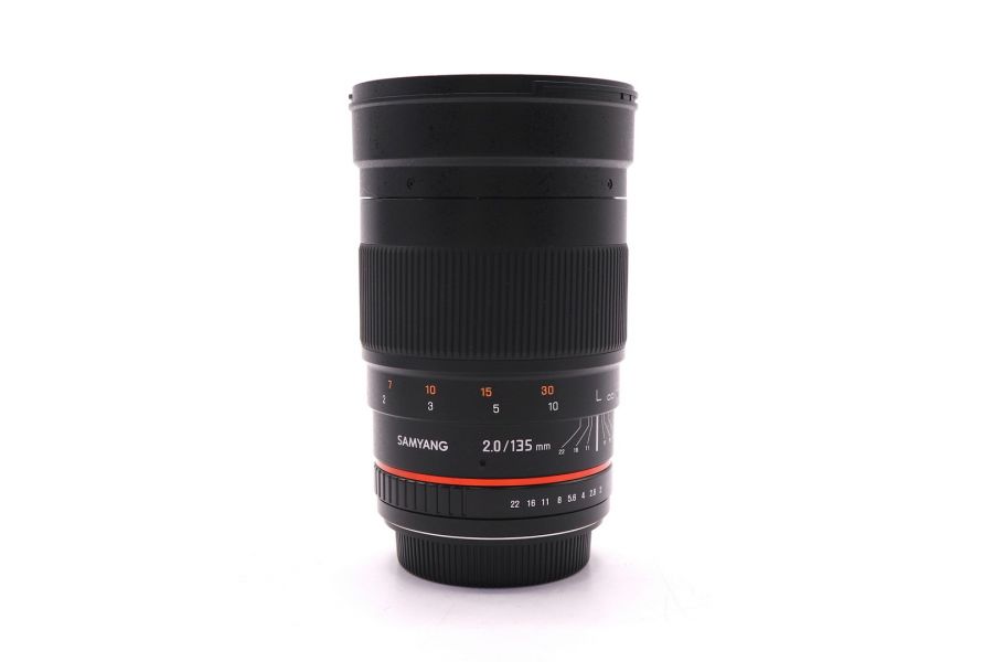 Объектив Samyang 135mm f/2.0 ED UMC Canon EF в упаковке