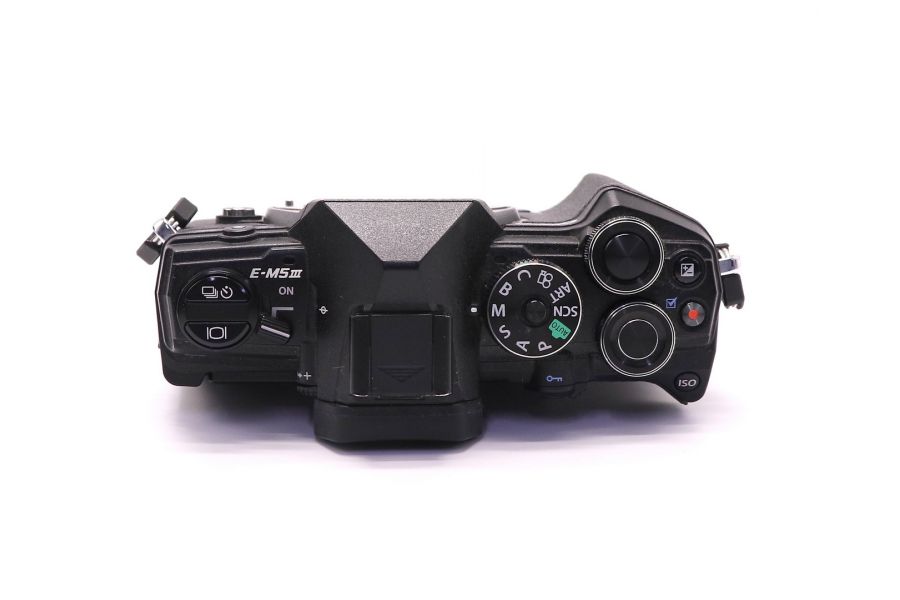 Olympus OM-D E-M5 III body в упаковке (пробег 35000 кадров)