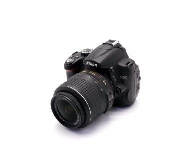 Nikon D5000 kit (пробег 1800 кадров)