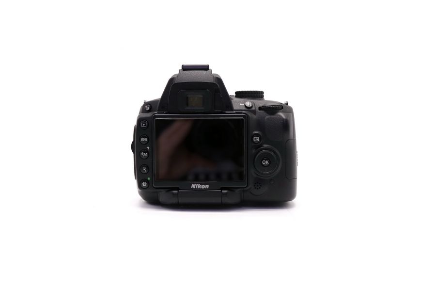 Nikon D5000 kit (пробег 1800 кадров)