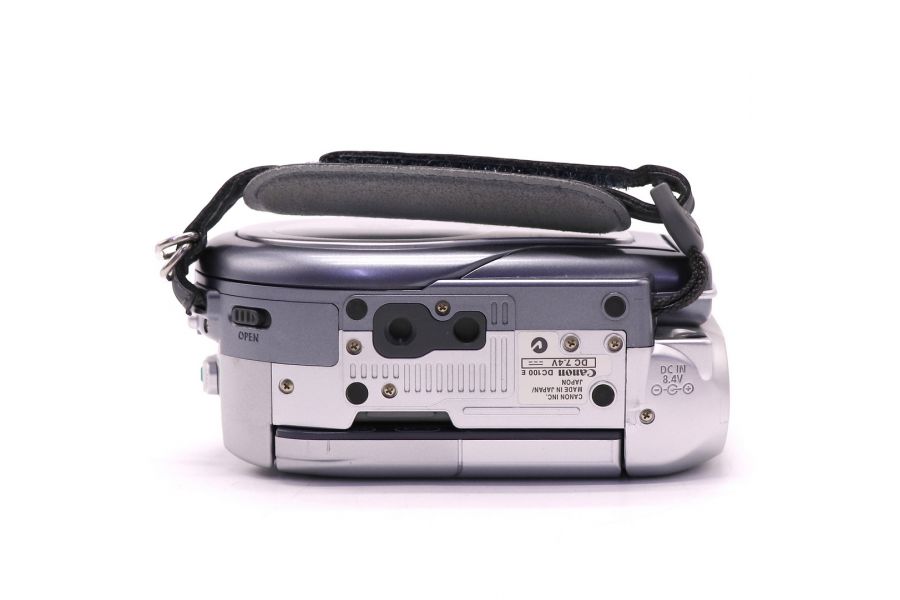 Видеокамера Canon DC100