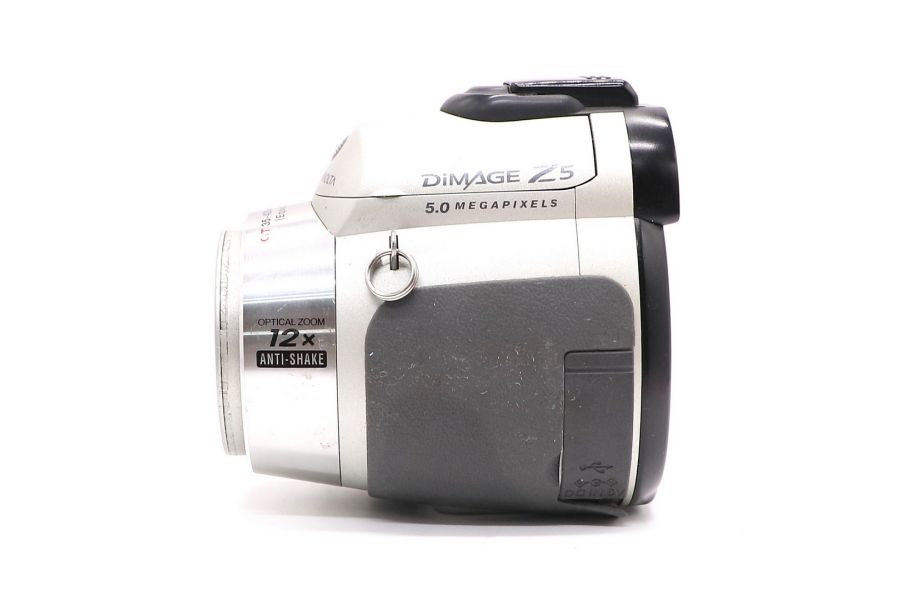 Konica Minolta DiMAGE Z5 в упаковке