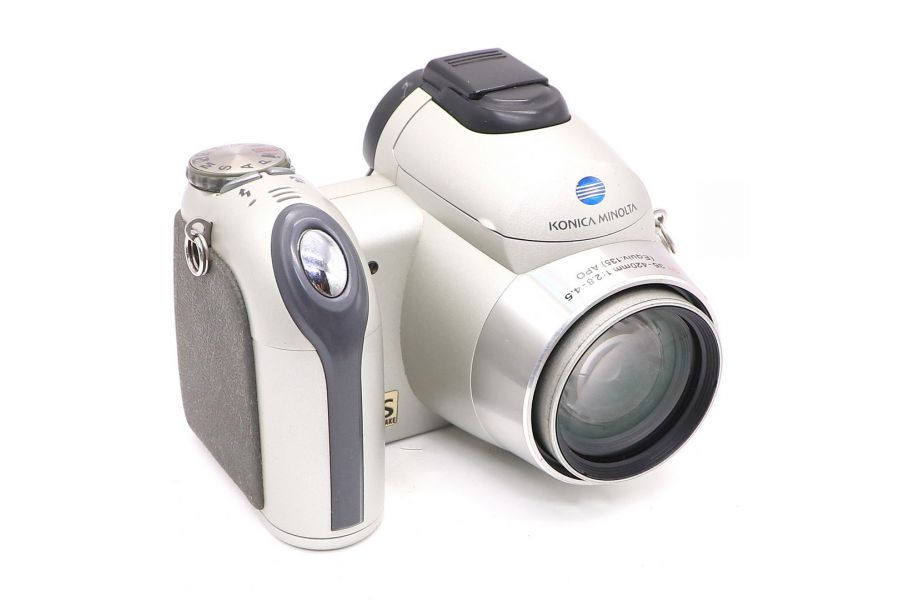 Konica Minolta DiMAGE Z5 в упаковке