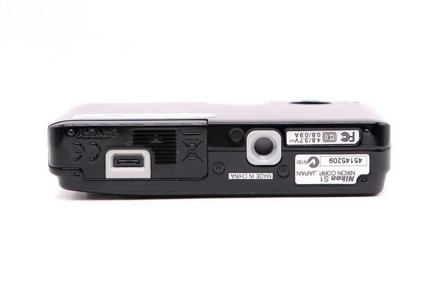 Nikon Coolpix S1 в упаковке