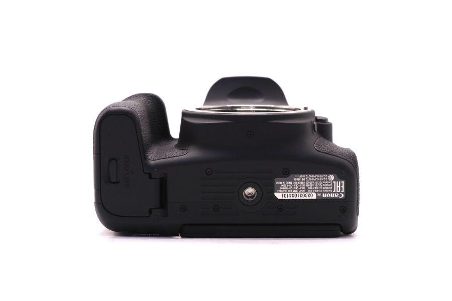 Canon EOS 77D body (пробег 5500 кадров)