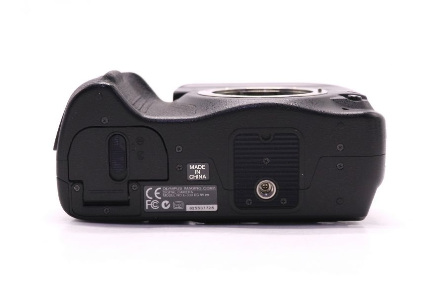Фотокамера Olympus E-300 body (пробег 15000 кадров)
