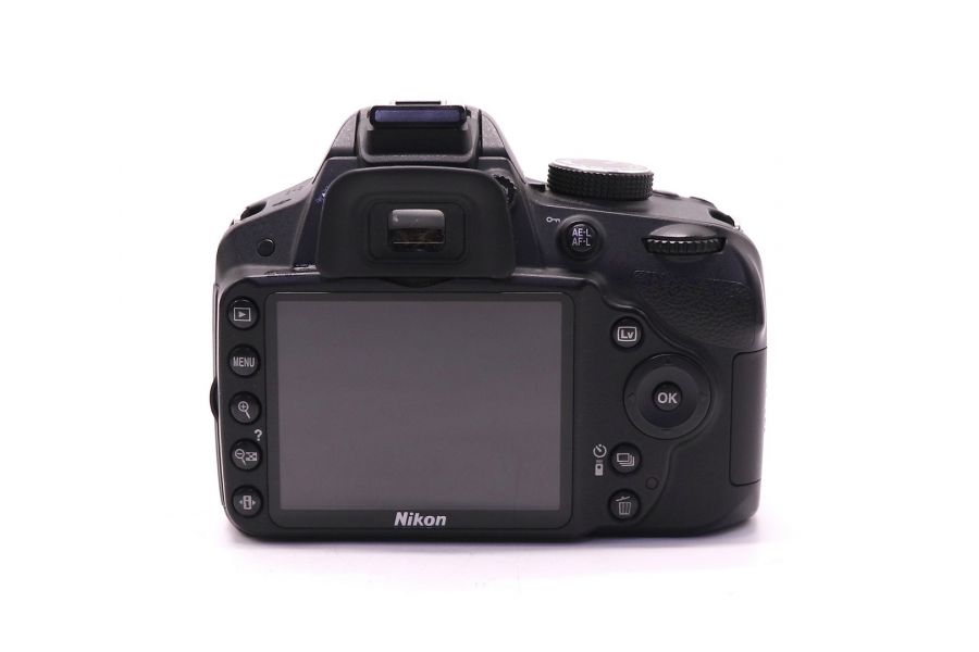Nikon D3200 body в упаковке (пробег 1545 кадров)
