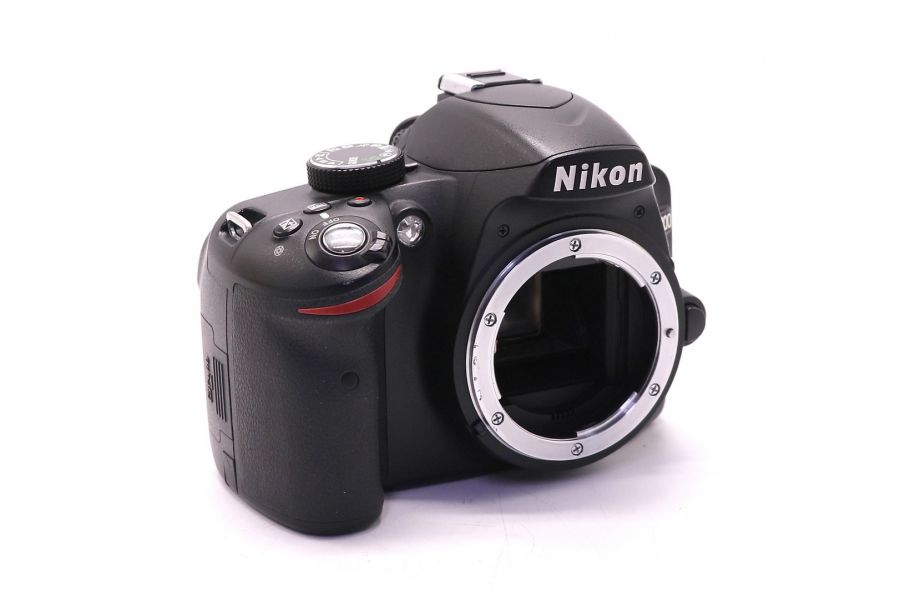 Nikon D3200 body в упаковке (пробег 1545 кадров)
