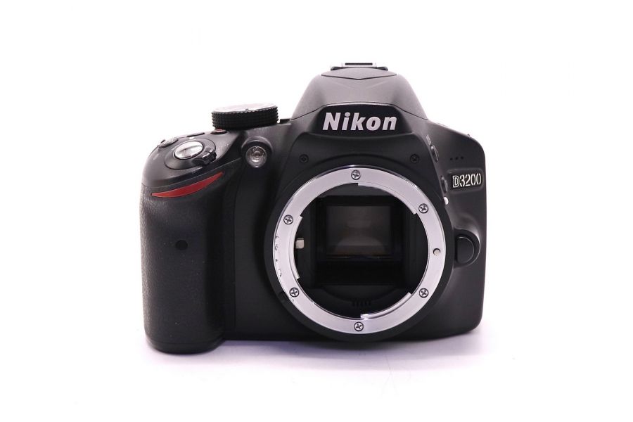 Nikon D3200 body в упаковке (пробег 1545 кадров)