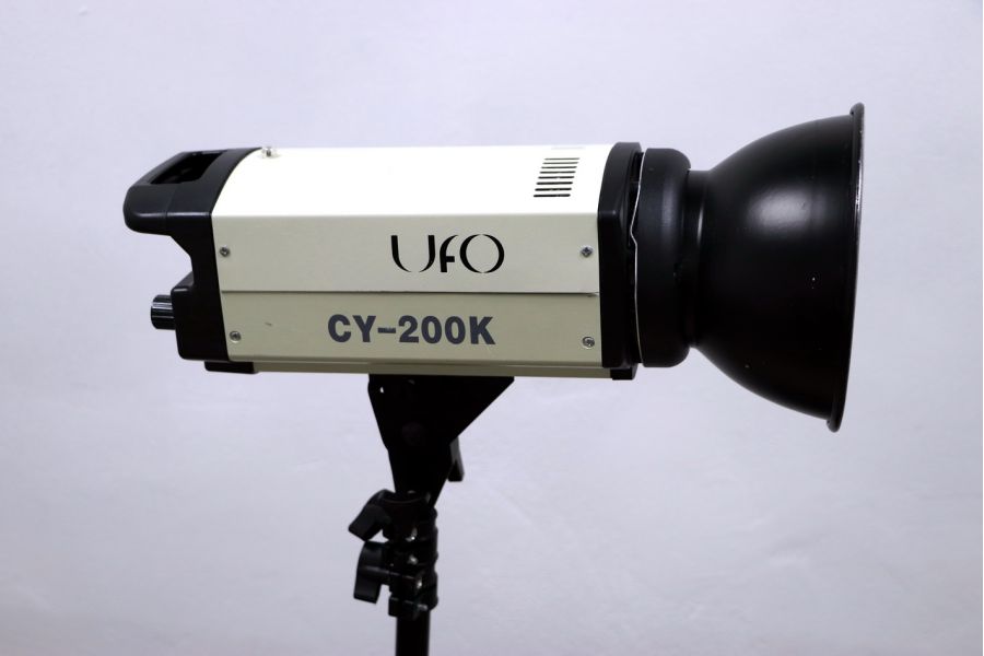 Вспышка студийная UFO CY-200K (комплект)