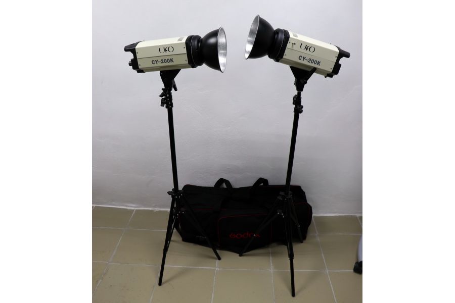 Вспышка студийная UFO CY-200K (комплект)