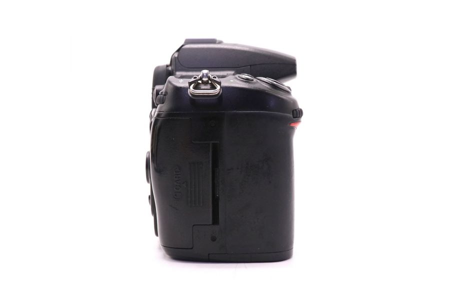 Nikon D7000 body в упаковке (пробег 453700 кадров)
