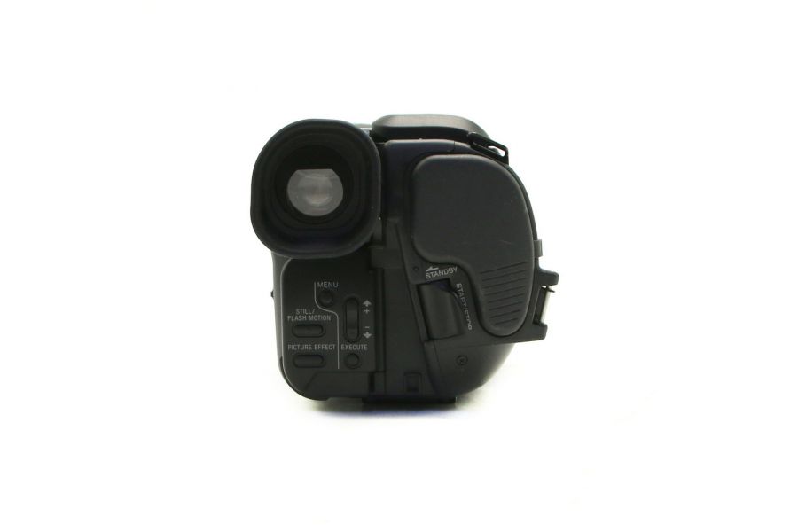 Видеокамера Sony CCD-TR3000E в упаковке