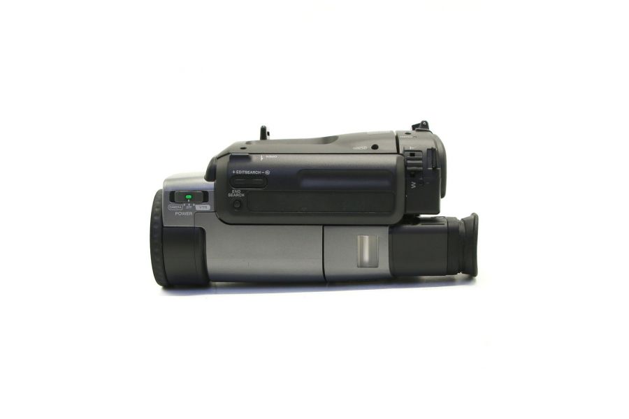 Видеокамера Sony CCD-TR3000E в упаковке