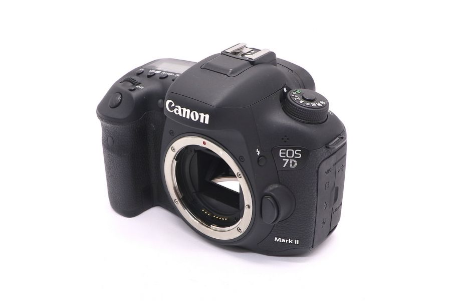 Canon EOS 7D Mark II body в упаковке (пробег 5640 кадров)