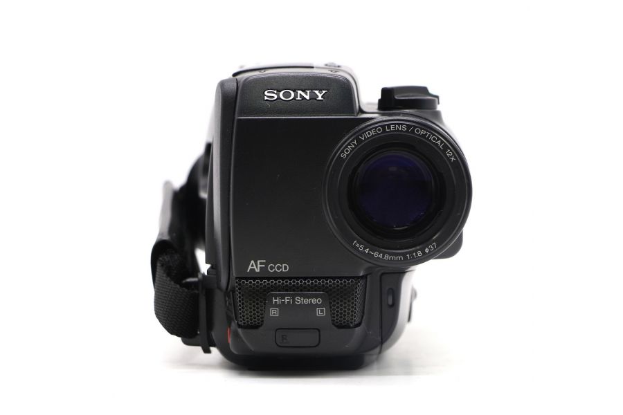 Видеокамера Sony CCD-TR490E в упаковке