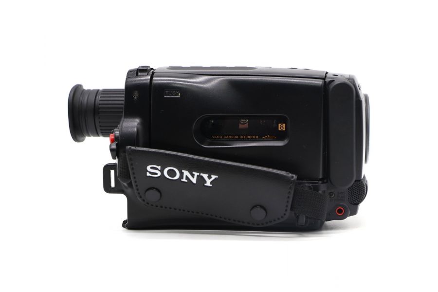 Видеокамера Sony CCD-TR490E в упаковке